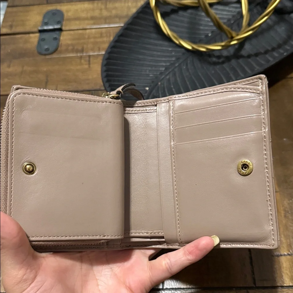 Gucci Beige Quilted Leather Wallet - Picture 4 of 5